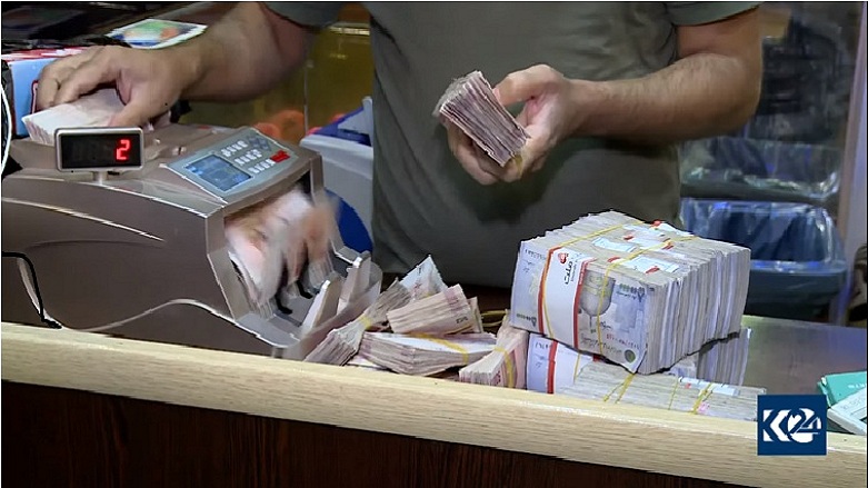 ١٠٠ هزار تومان ایرانی: ٤،٥٠٠ دینار عراقی